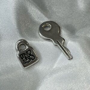 6/$30 — Uno de 50 Silver Key and Lock Charm Set
